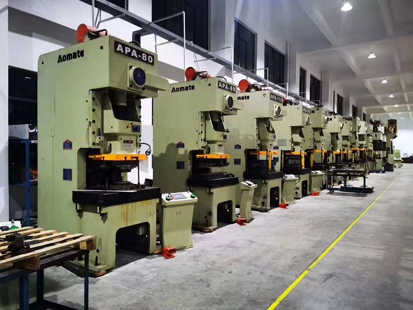 国内灶燃气,热水器,烟机,电热水器,消毒柜,环保灶,亿翔龙集团,国内厨具,厨房用品,帅运来,智荣好太太