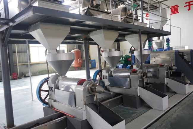 国内灶燃气,热水器,烟机,电热水器,消毒柜,环保灶,亿翔龙集团,国内厨具,厨房用品,帅运来,智荣好太太